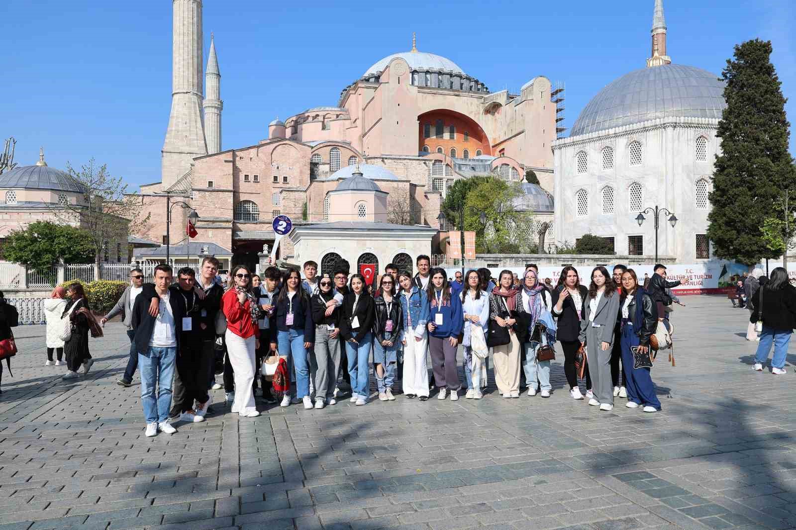 Başkan Altay: "YHT ile günübirlik İstanbul gezilerimiz gençlerin hayatında iz bırakıyor"