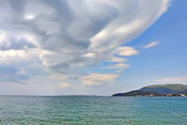 Erdek ve Adalar üzerindeki bulutlar ilgi çekti