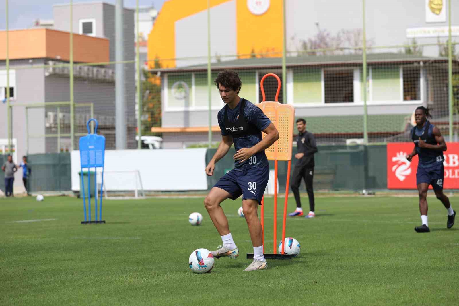 Alanyaspor, Kayserispor maçı hazırlıklarına başladı
