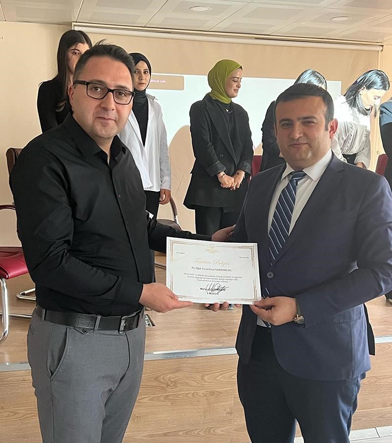 Ardahan’da Türkiye aile yüzyılı kapsamında söyleşi düzenlendi
