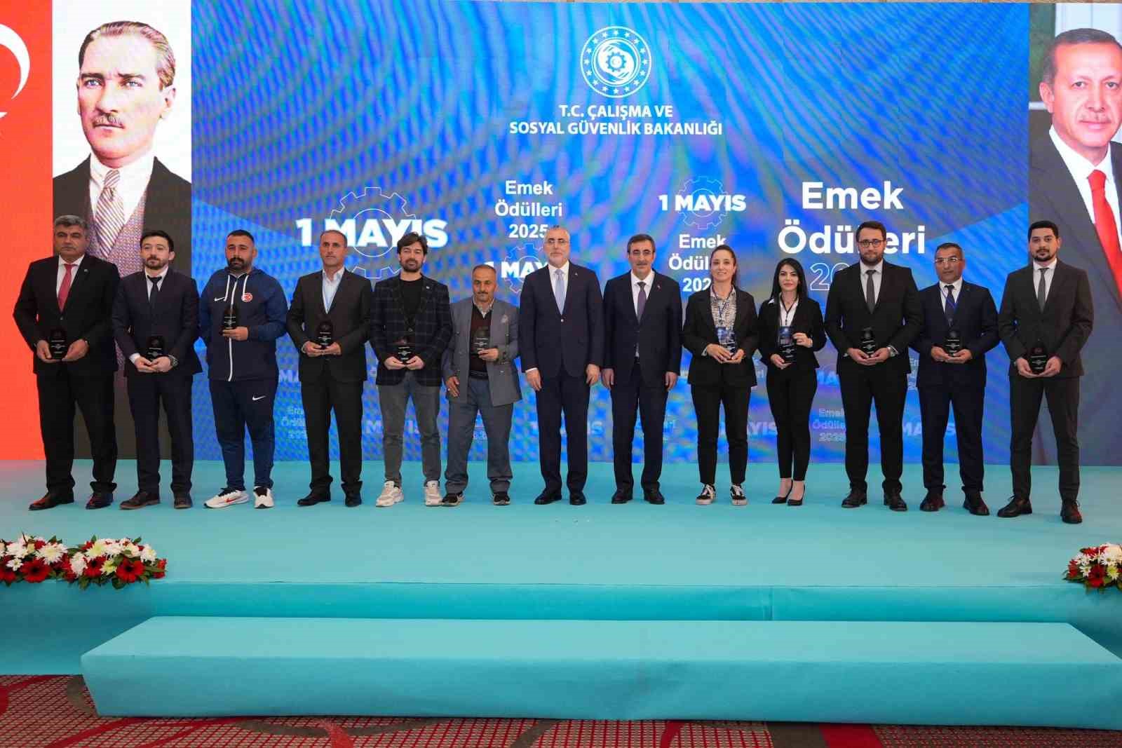 Cumhurbaşkanı Yardımcısı Yılmaz: "Değişim süreçlerini iyi okuyarak ve yöneterek bunu ülkemiz için fırsata dönüştüreceğiz"
