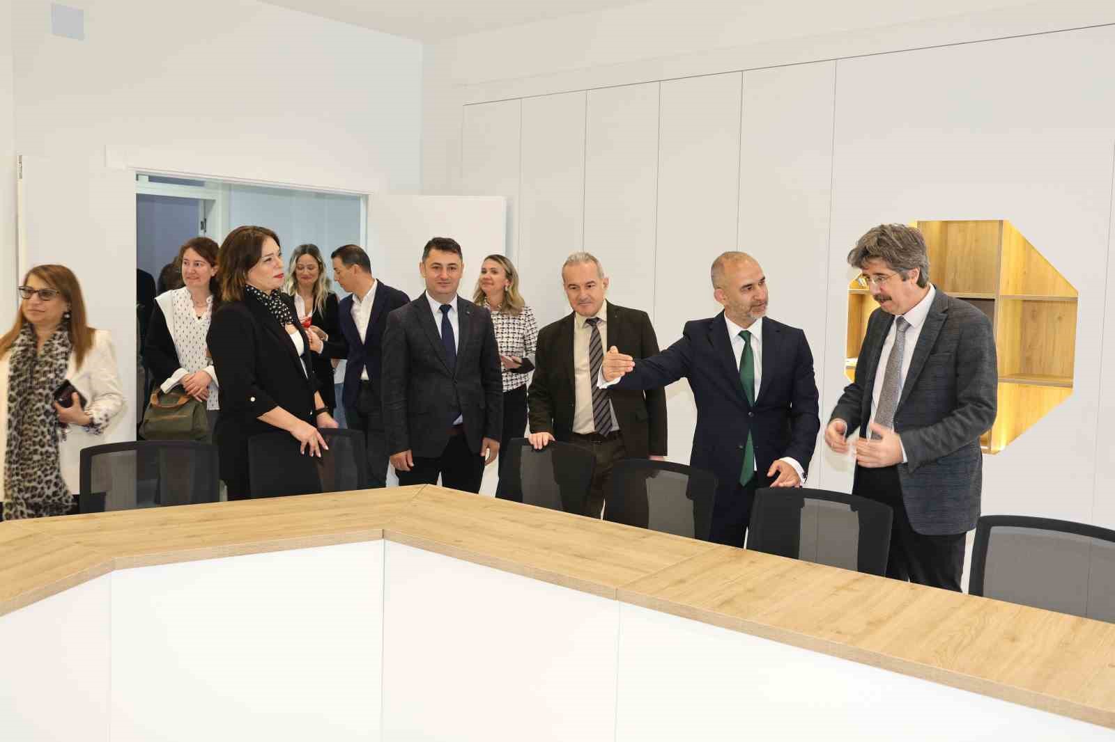 Mühendisten mezun olduğu üniversiteye destek