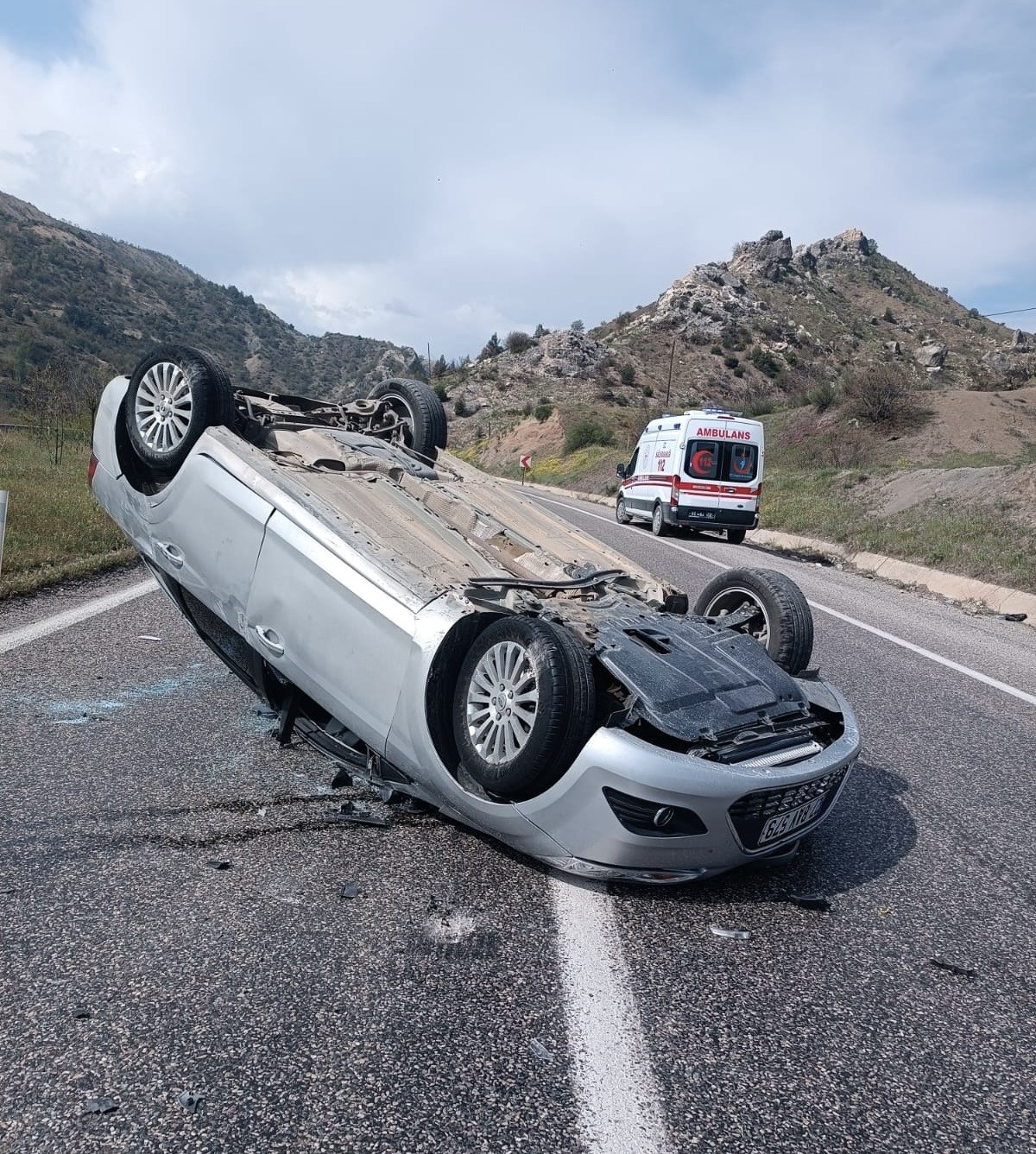 G&ouml;lbaşı&rsquo;nda otomobil takla attı: 1 yaralı
