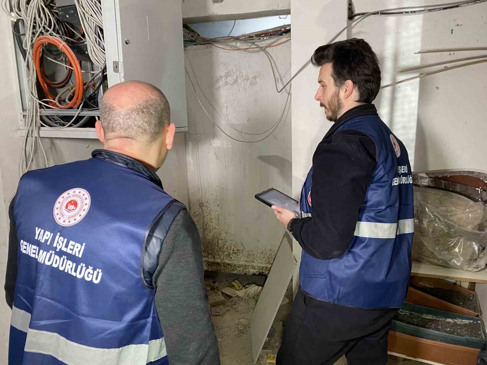 Deprem sonrasında İstanbul’da hasar tespit çalışmaları devam ediyor