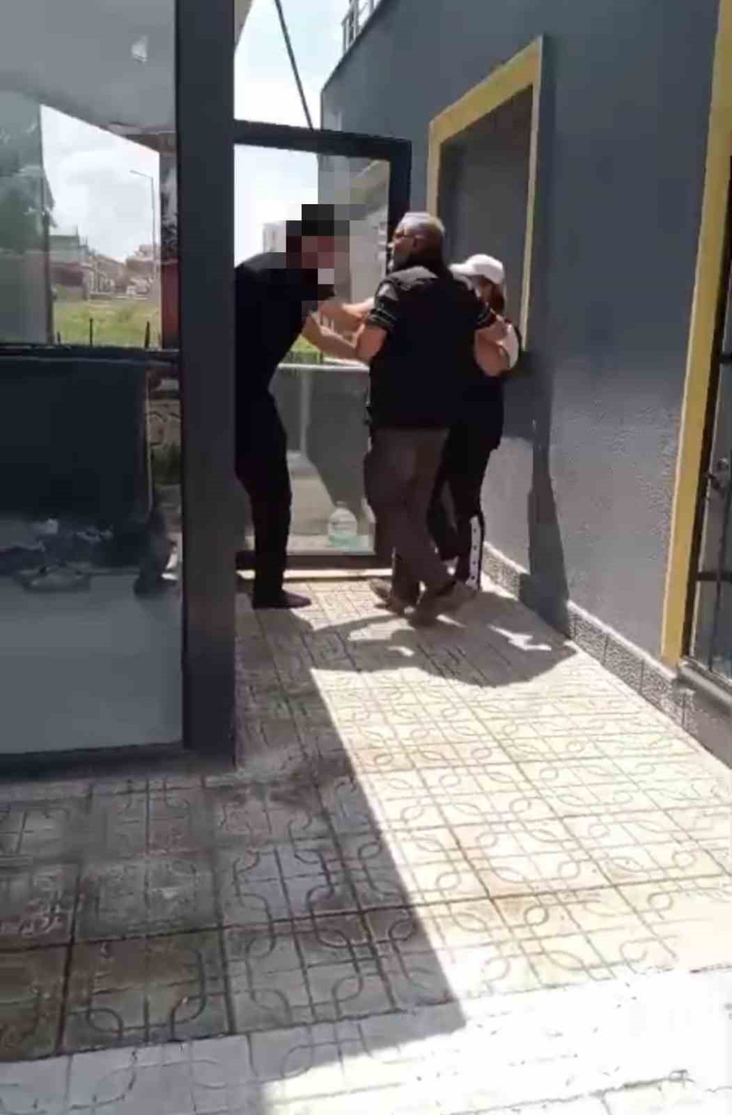 Ankara&rsquo;da yavru k&ouml;pekleri &ouml;ld&uuml;rd&uuml;ğ&uuml; iddiasıyla g&ouml;zaltına alınan ş&uuml;pheli adliyeye sevk edildi
