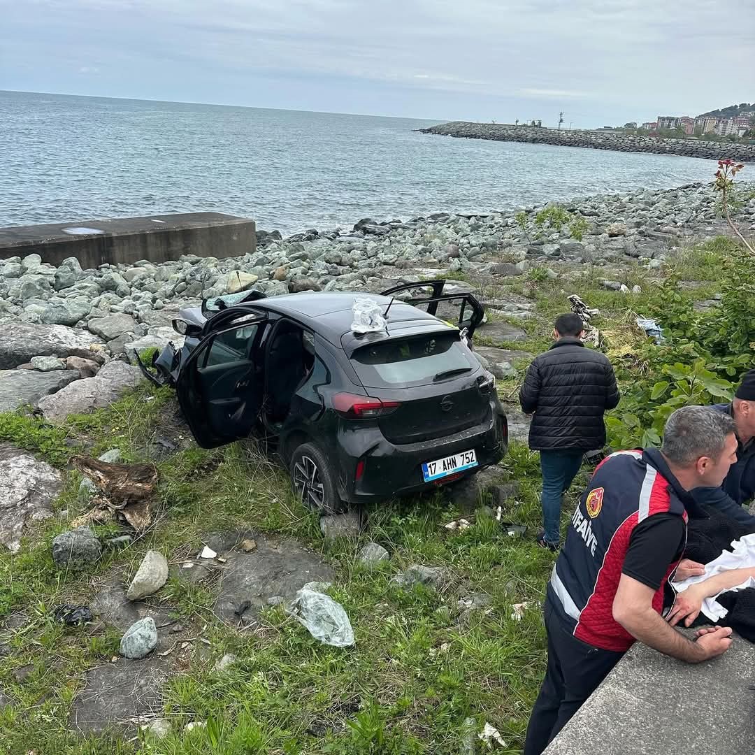 Rize&rsquo;de trafik kazası: 1 &ouml;l&uuml;, 3 yaralı
