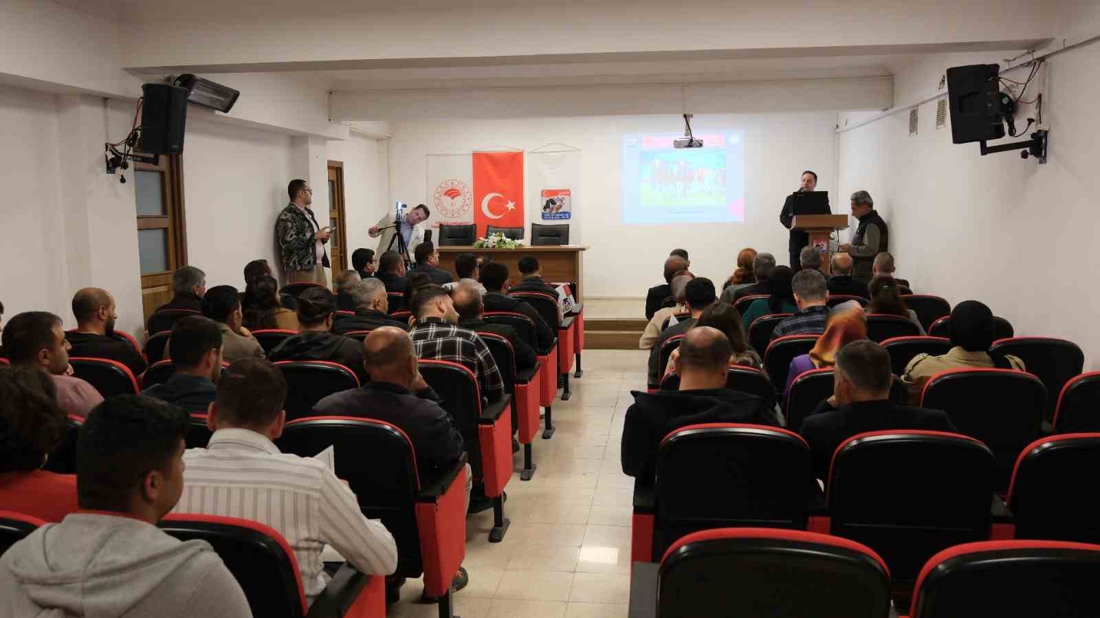 Erzincan&rsquo;da hayvan hastalıkları sempozyumu d&uuml;zenlendi
