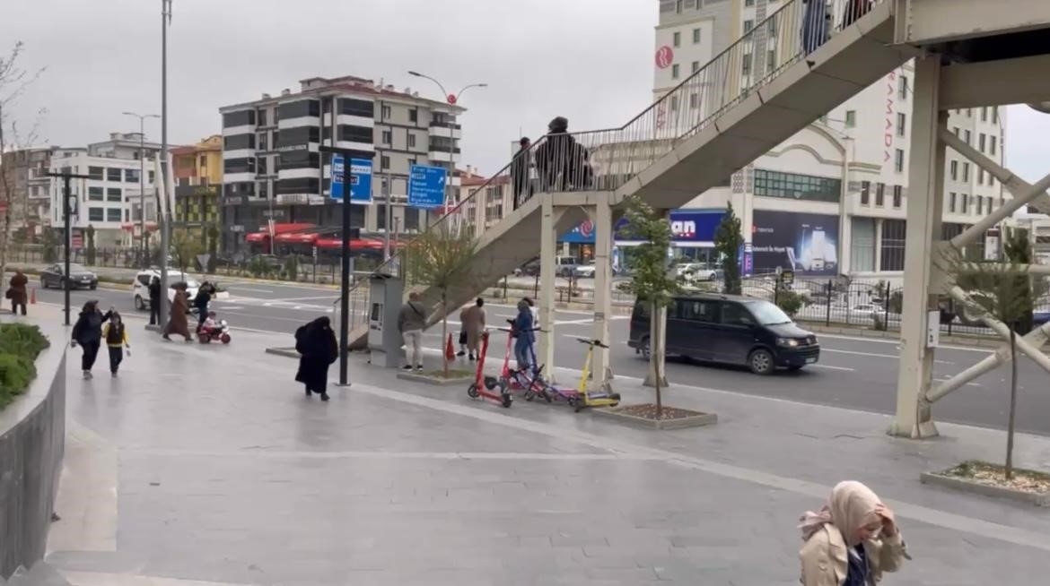 Elazığ’da şiddetli fırtına etkili oldu
