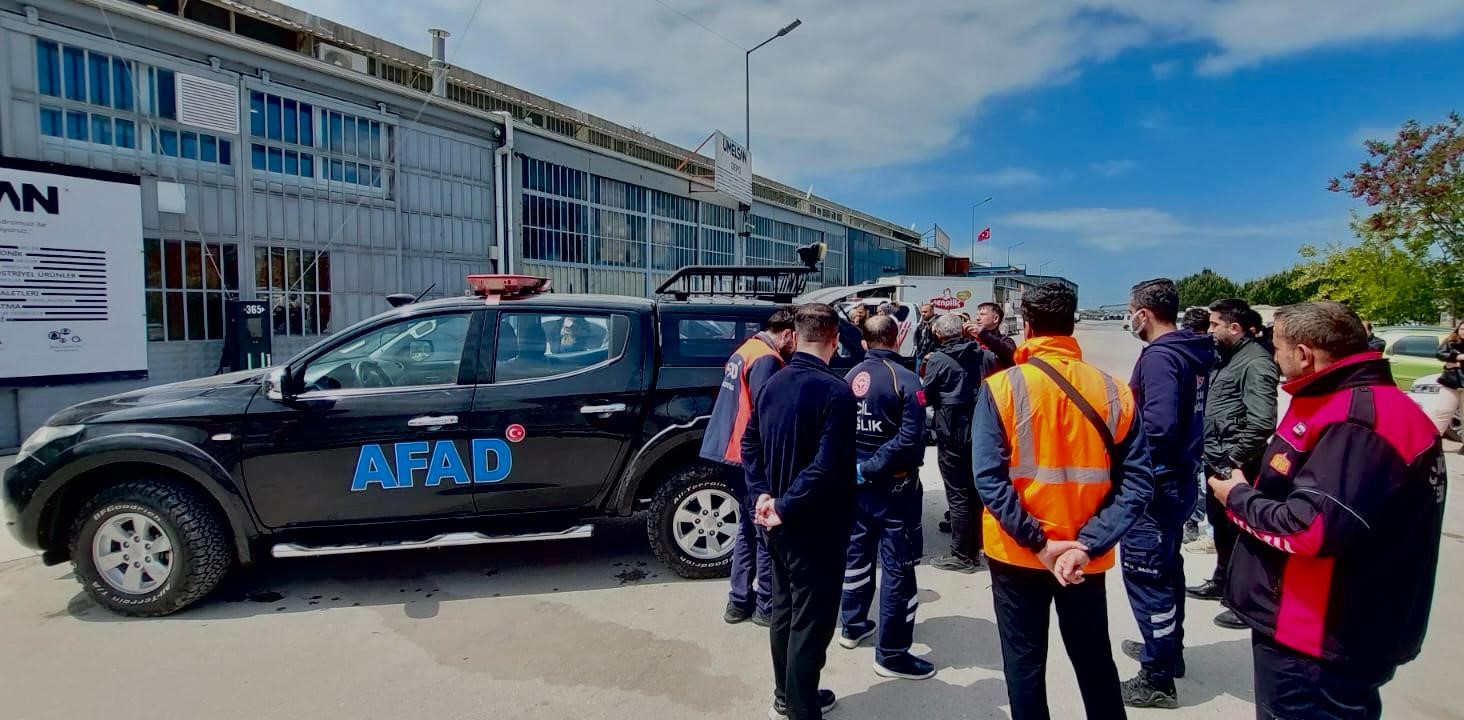Yalova’da bir firmada yere dökülen kimyasal madde imha edildi