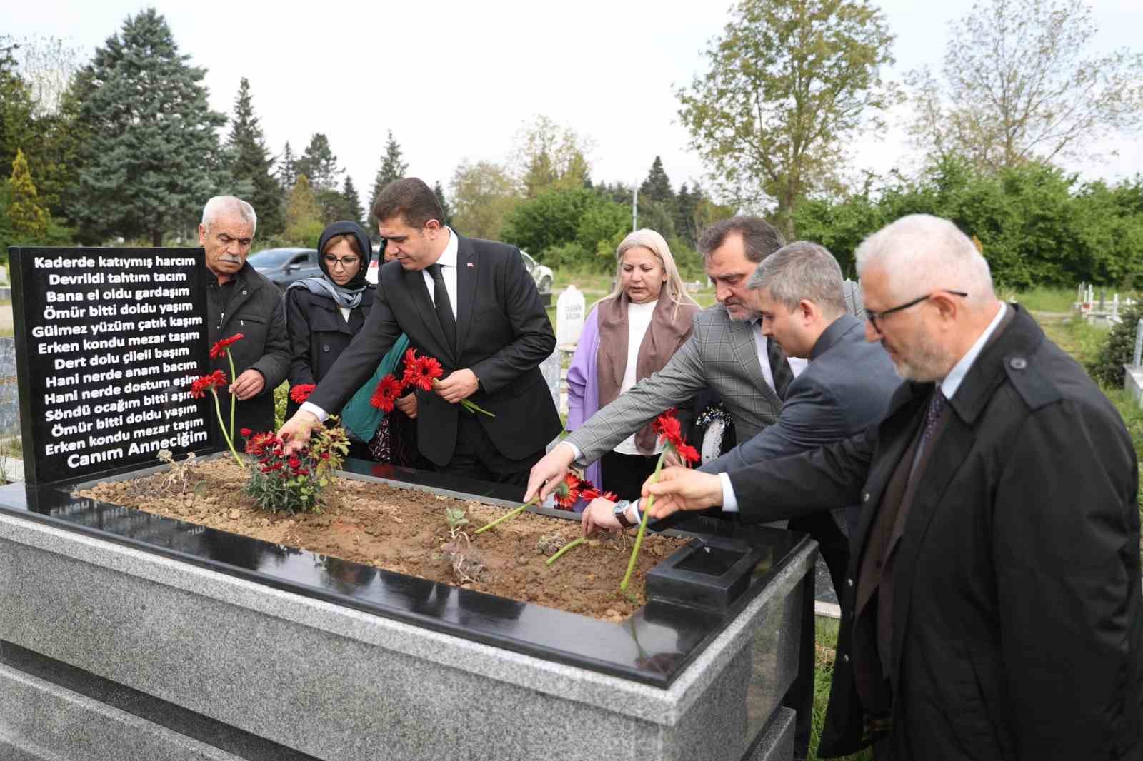 Dilber Ay’ın kabri yenilendi
