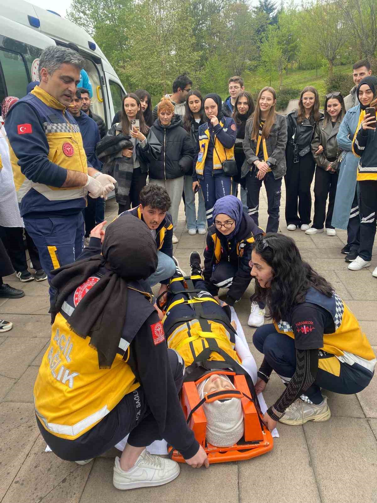 Geleceğin sağlıkçılarına UMKE tanıtıldı