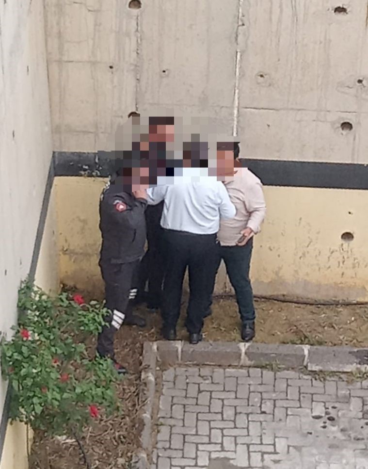 Yeniden Refah Partili Başkan Yardımcısı, belediye başkan yardımcısının kafasına şekerlikle vurdu