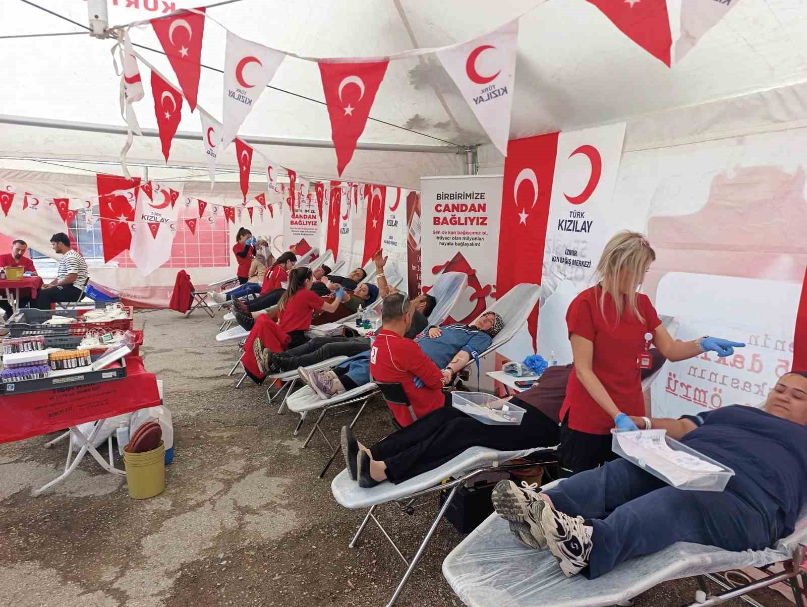 Kızılay’dan en fazla kan ulaştıran 5 öğrenciye bisiklet kampanyası: Uzun kuyruklar oluştu