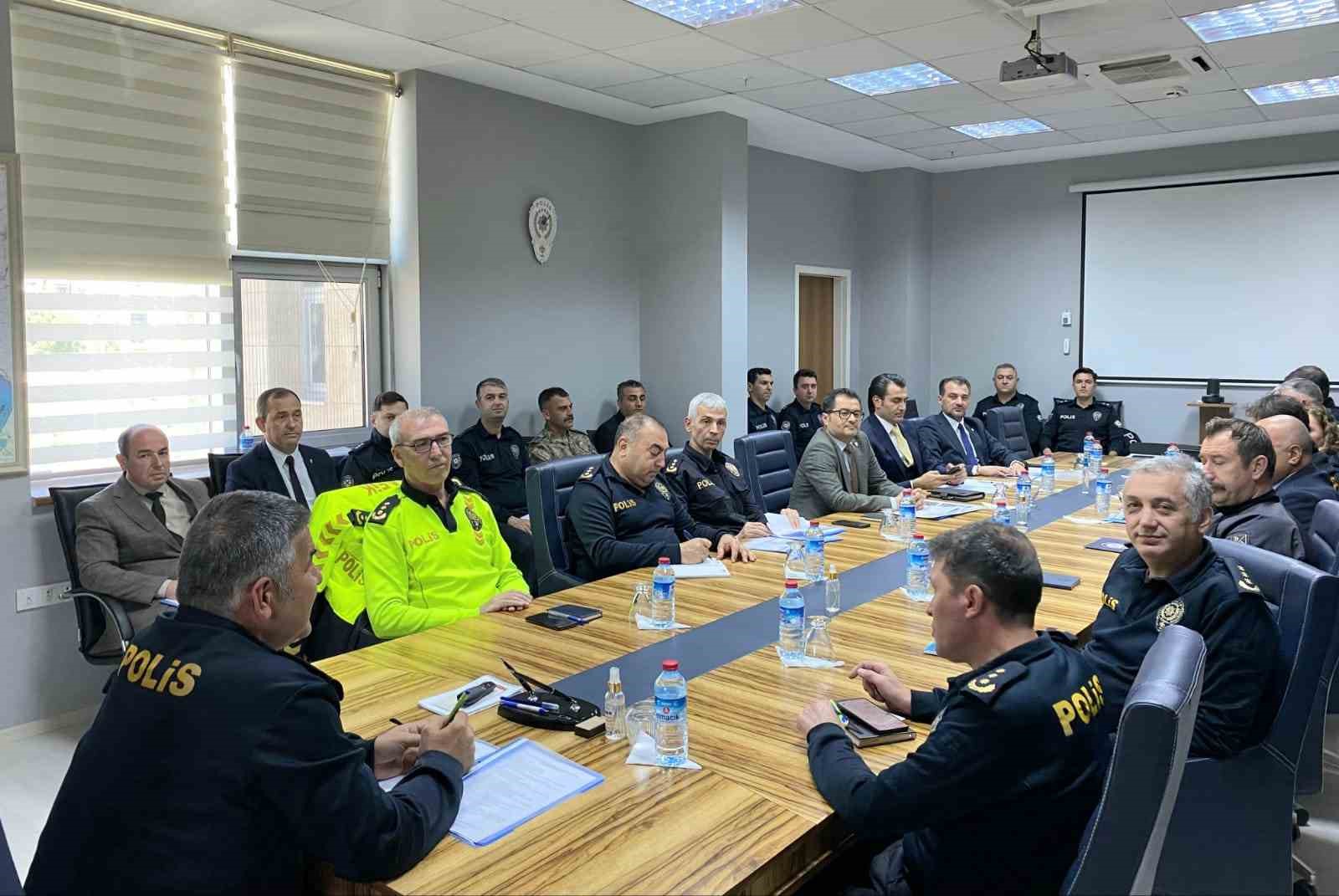 Edirne Emniyeti’nde değerlendirme toplantısı
