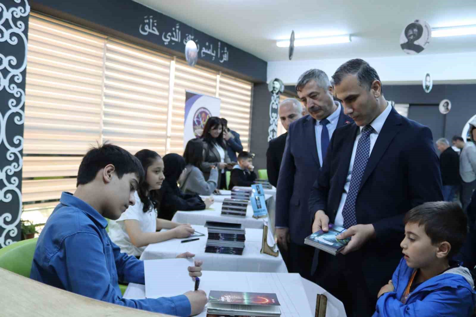 Bu imza gününün yazarları çok farklı