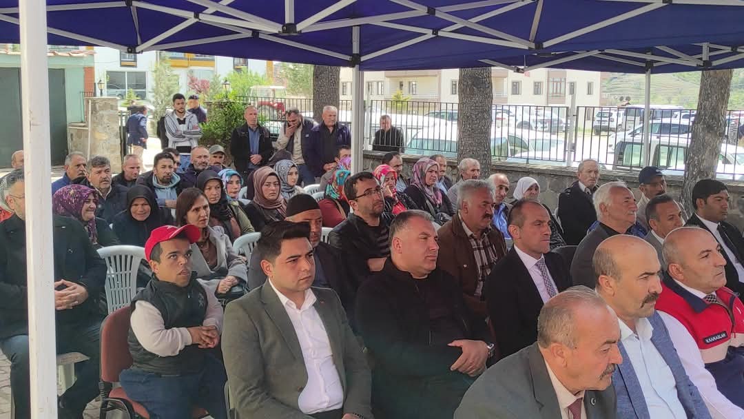 Çiftçilere 140 bin adet çilek fidesi dağıtıldı