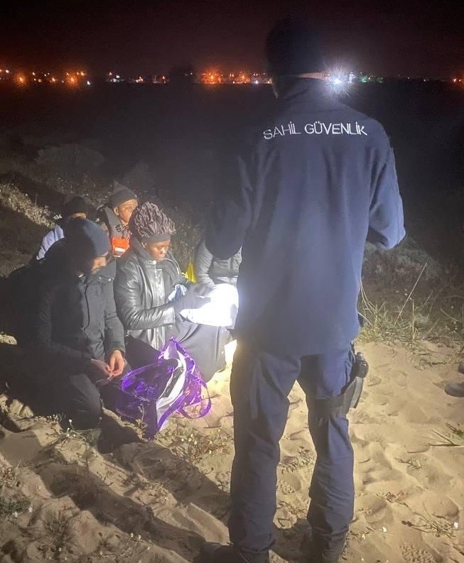 Dikili’de 7 düzensiz göçmen yakalandı