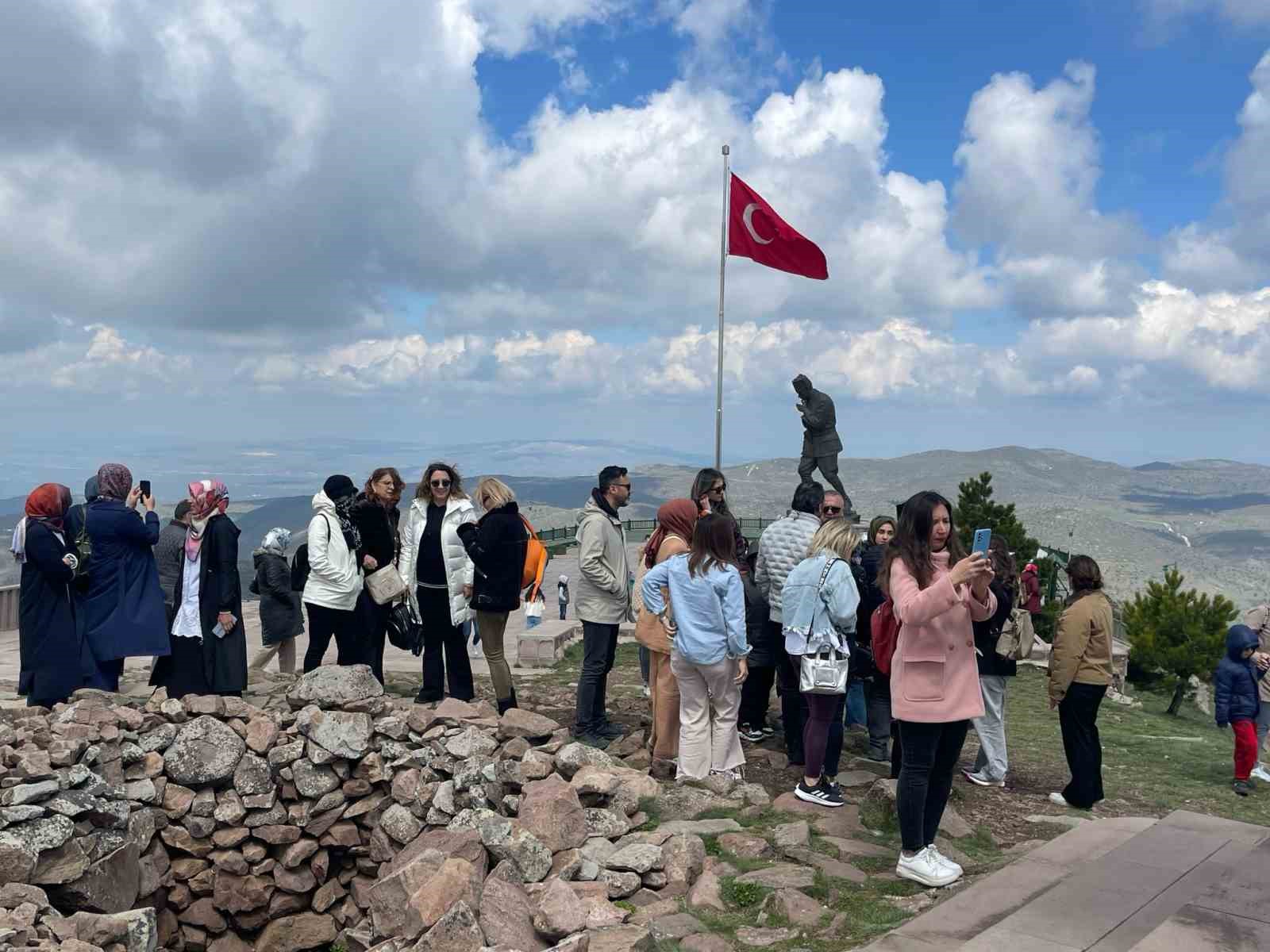 Cumhuriyet’in kazanıldığı topraklara anlamlı ziyaret