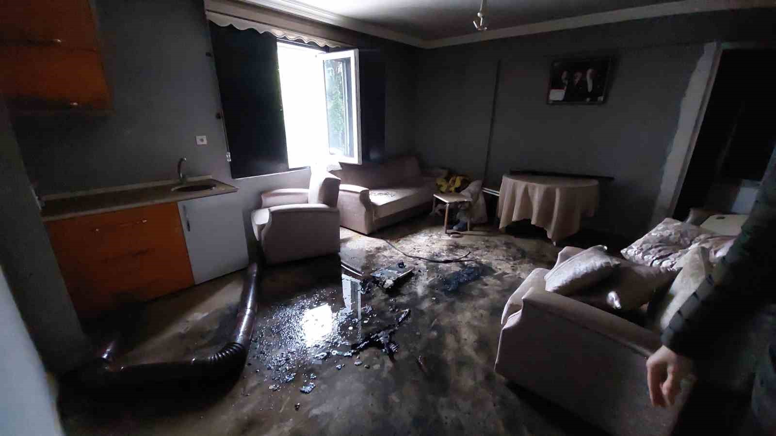 Samsun&rsquo;da apartmanda &ccedil;ıkan yangında 1 kişi hayatını kaybetti
