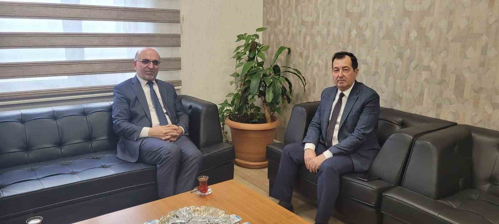 Müftü İmamoğlu kurban vekaleti tesliminde bulundu