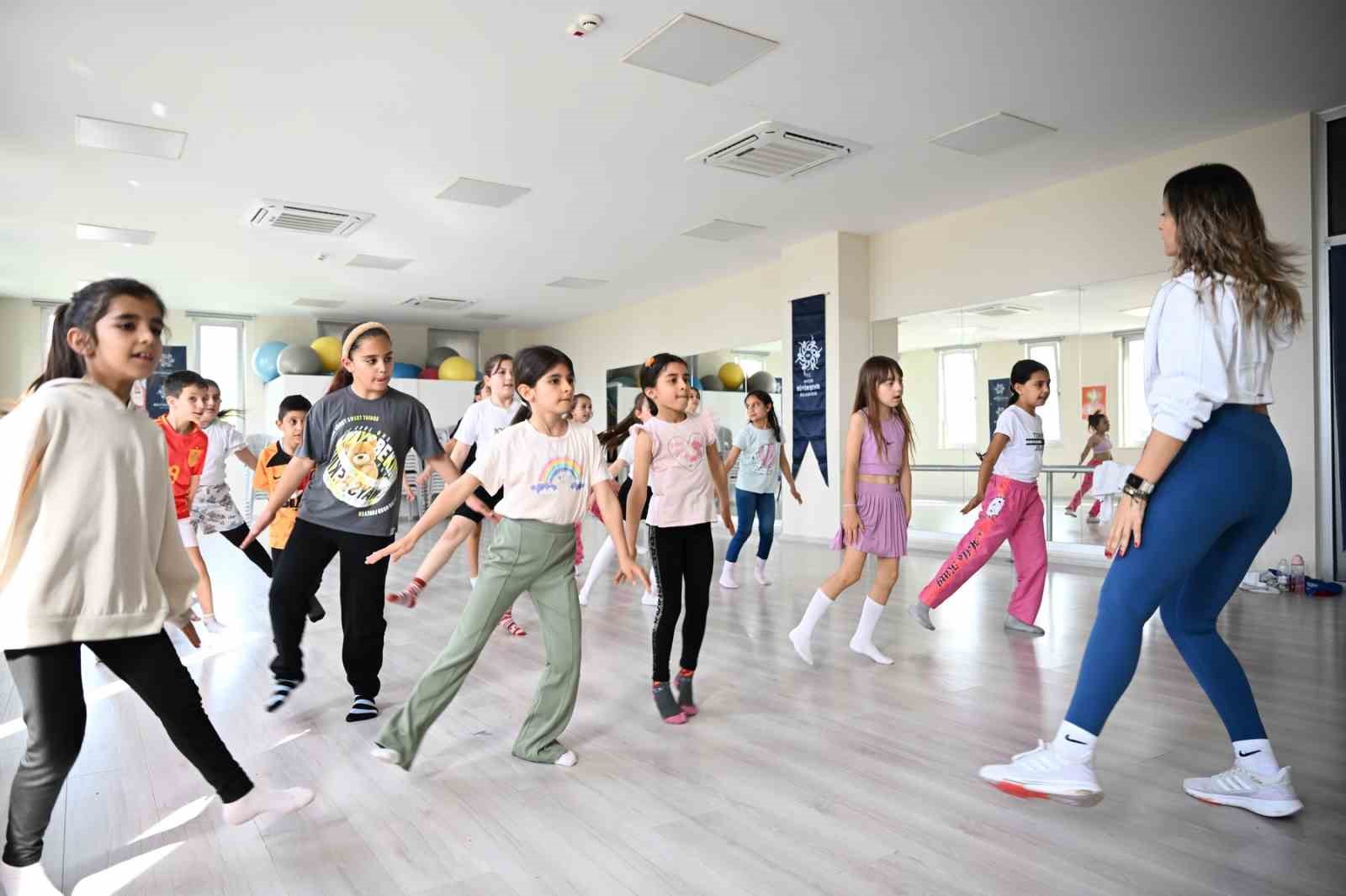 Aydın’da minikler jimnastikle büyüyor