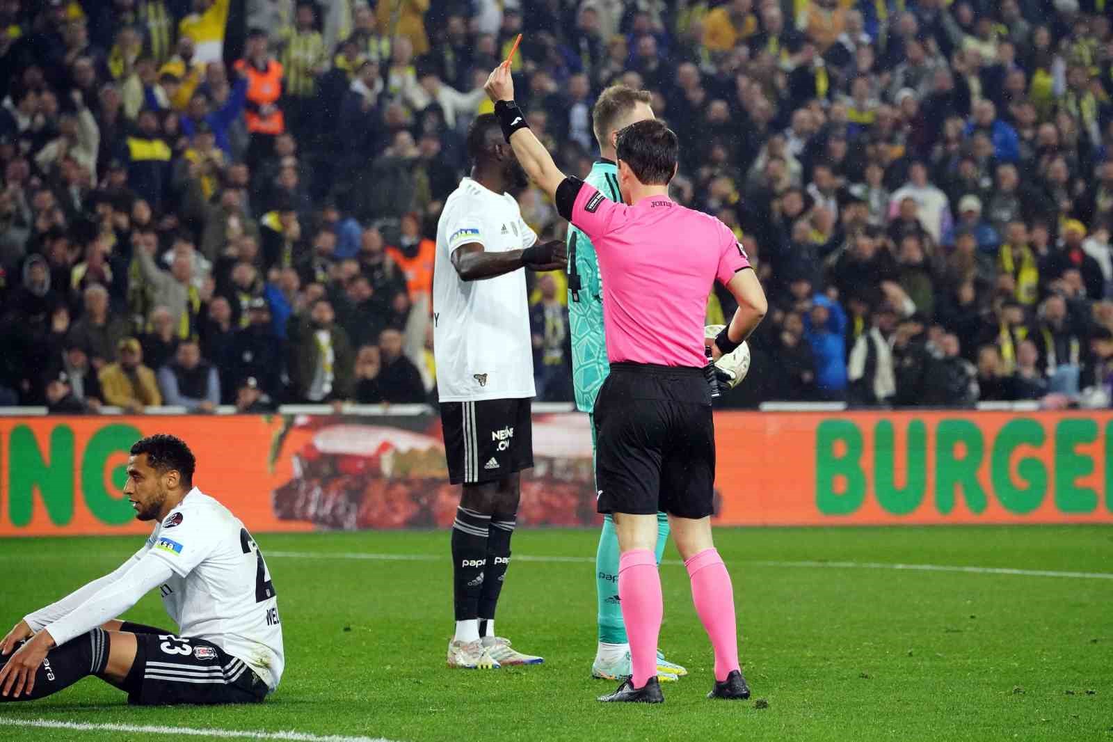 Beşiktaş, Fenerbahçe maçlarında çok kızarıyor
