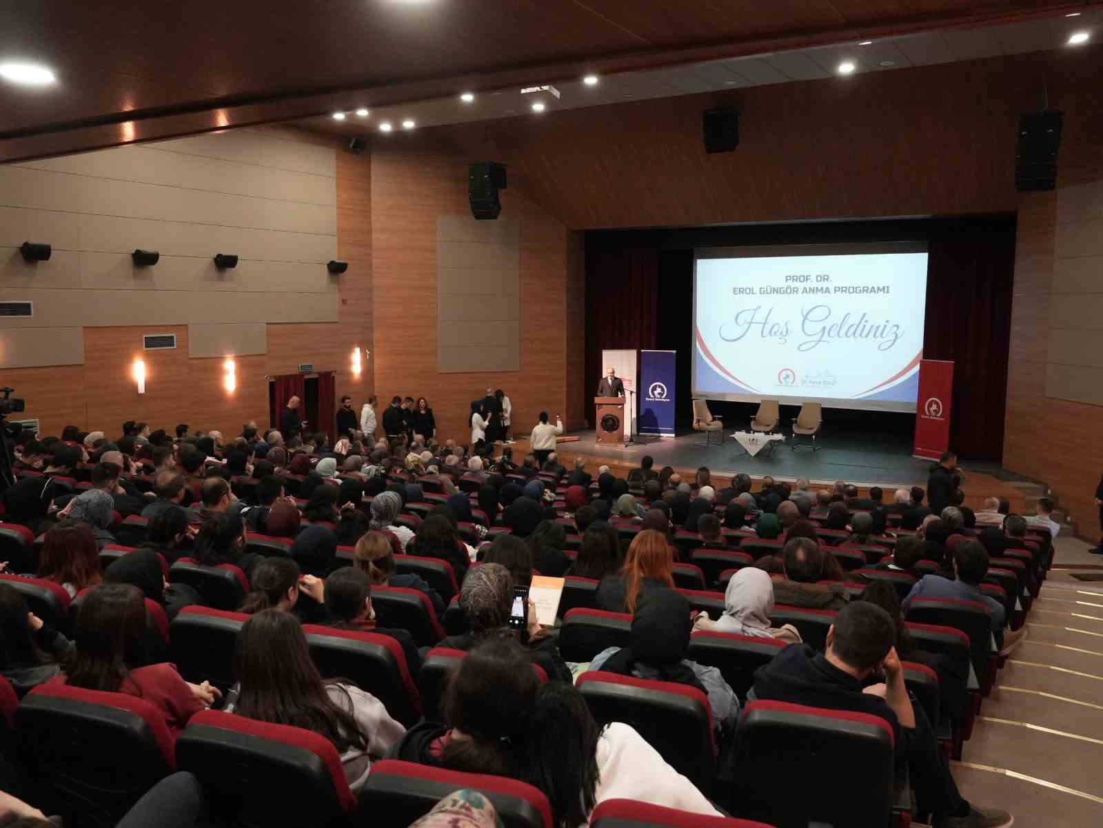 Fikir adamı Güngör düzenlenen panelde anıldı
