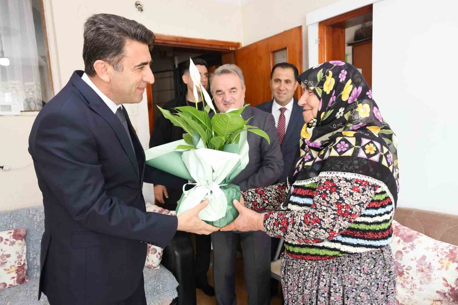 Şehit Binbaşı Mithat Çolak’ın ailesine ziyaret