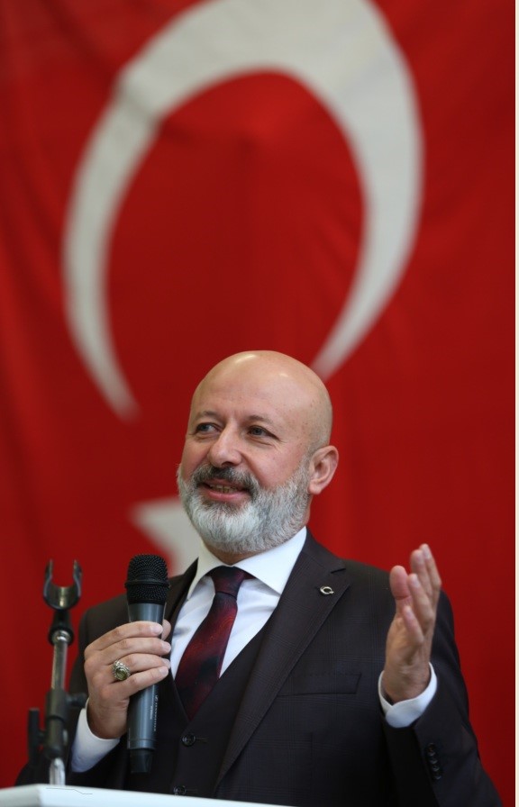 Başkan Çolakbayrakdar: "Belediyede her bir çalışanın sendikası, ‘Ahmet Çolakbayrakdar’dır"