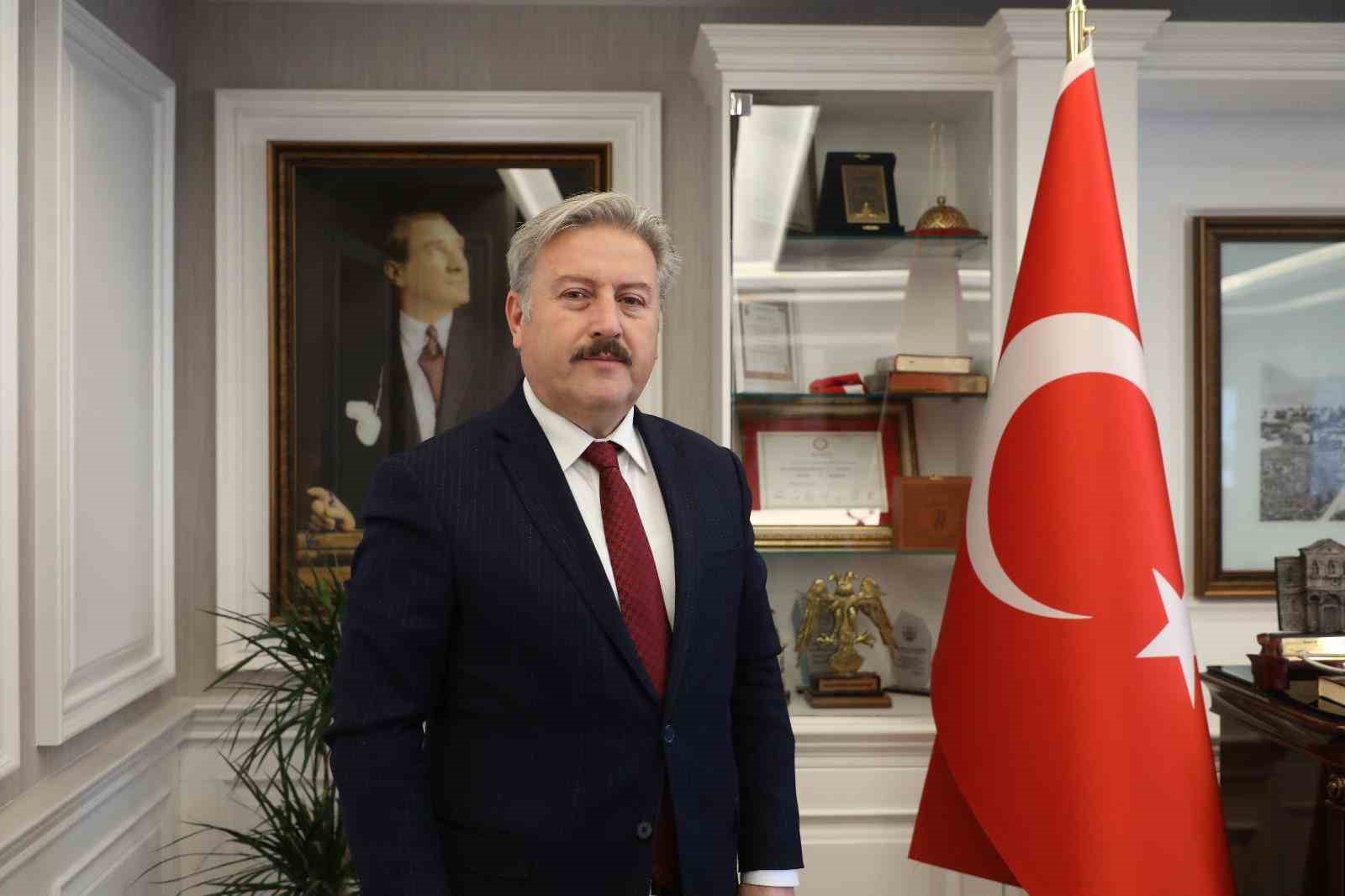 Başkan Palancıoğlu: &quot;Hayatını alın teri ile kazanan işçi kardeşlerimizin 1 Mayıs Emek ve Dayanışma Günü kutlu olsun&quot;