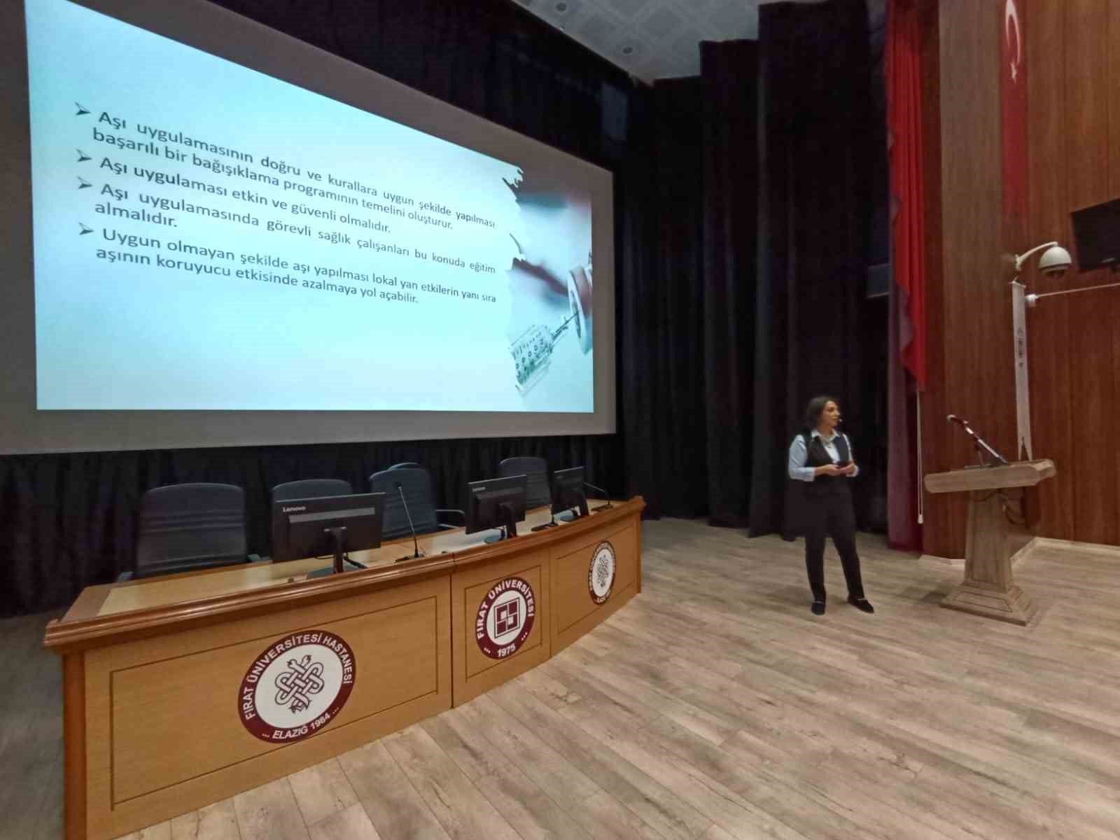 Elazığ’da sağlık çalışanlarına aşı ve transferleri hakkında bilgi verildi
