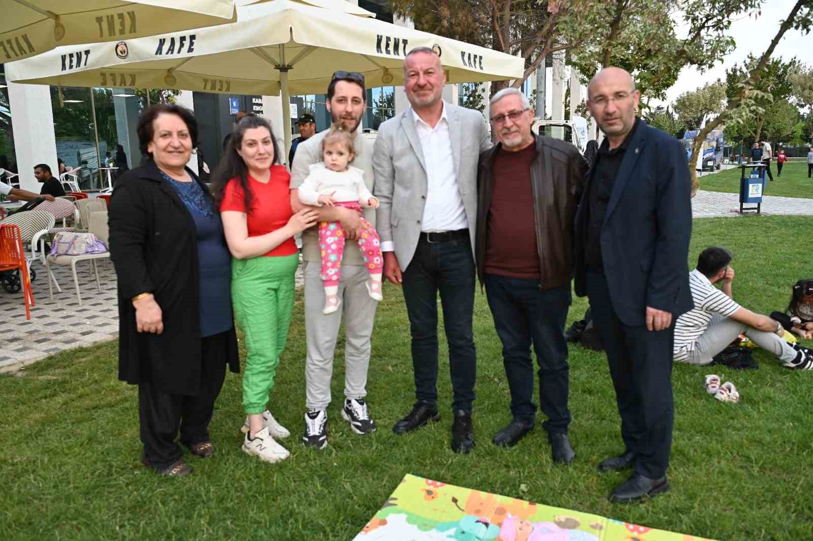 Atatürk Kültür Parkı aydınlatılıyor
