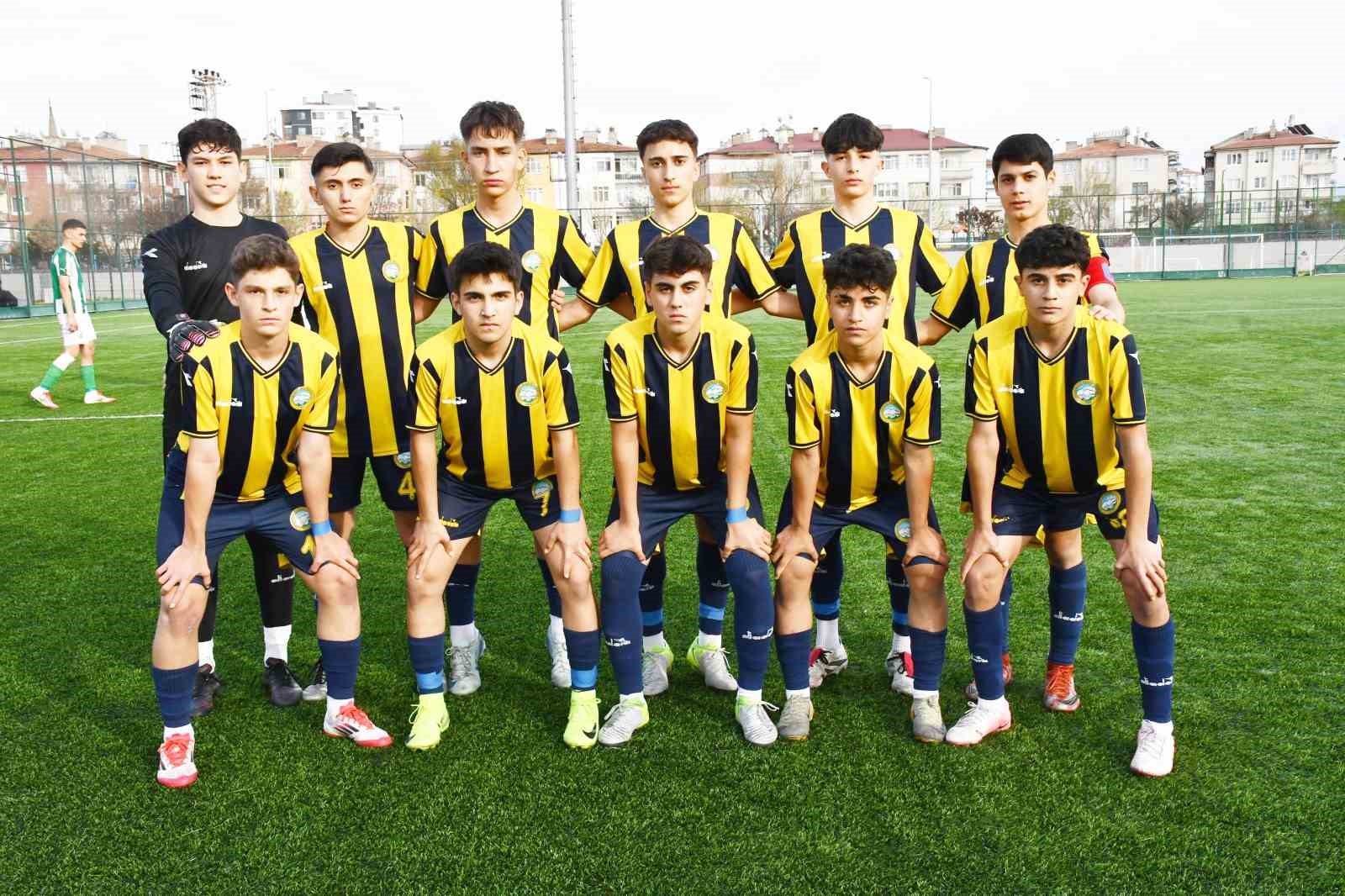 Talas Belediyespor U15 takımında yüzler gülüyor