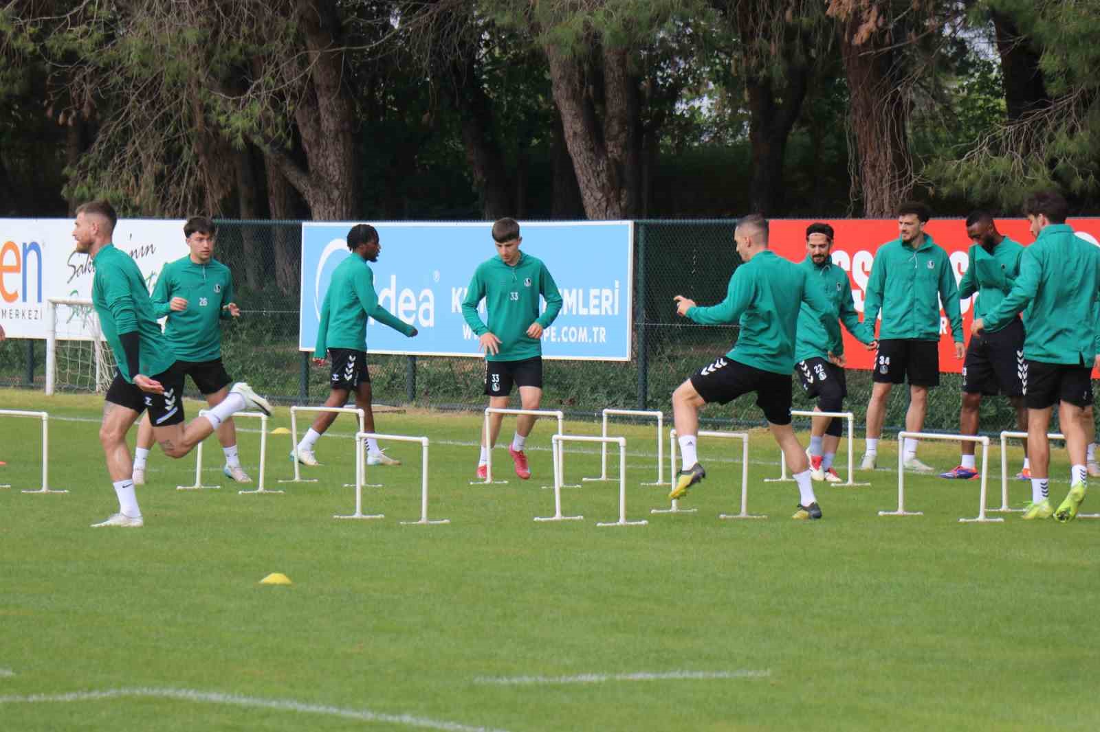 Sakaryaspor, Gençlerbirliği mesaisinde
