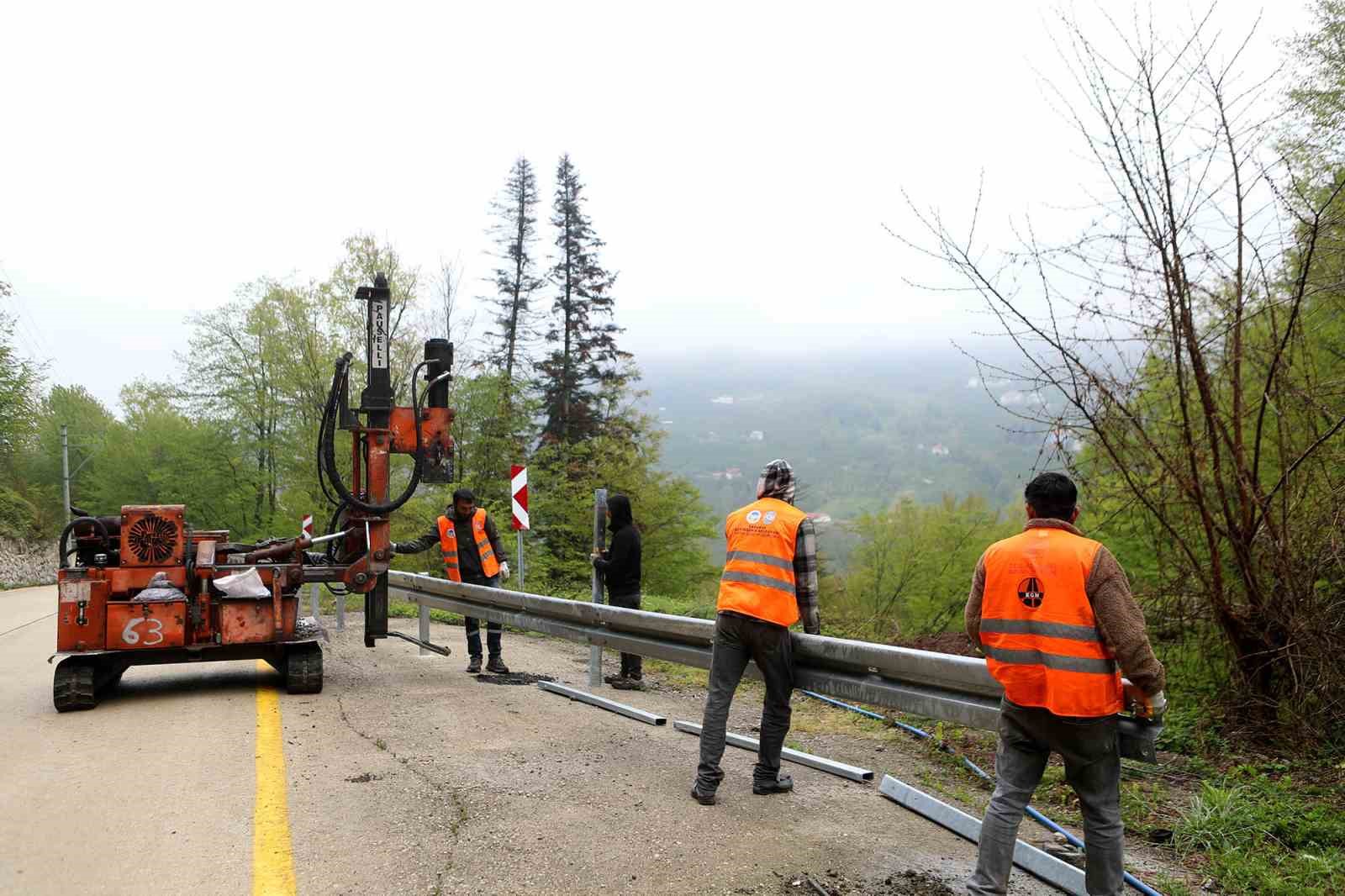 Taşyatak’ta çelik bariyer montajı tamam
