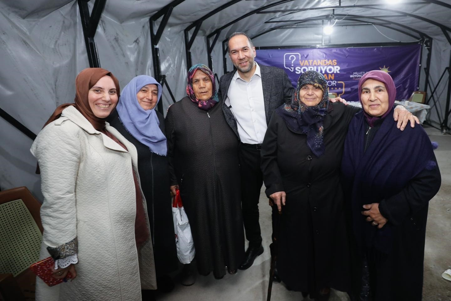 Başkan Özdemir vatandaşlarla buluştu
