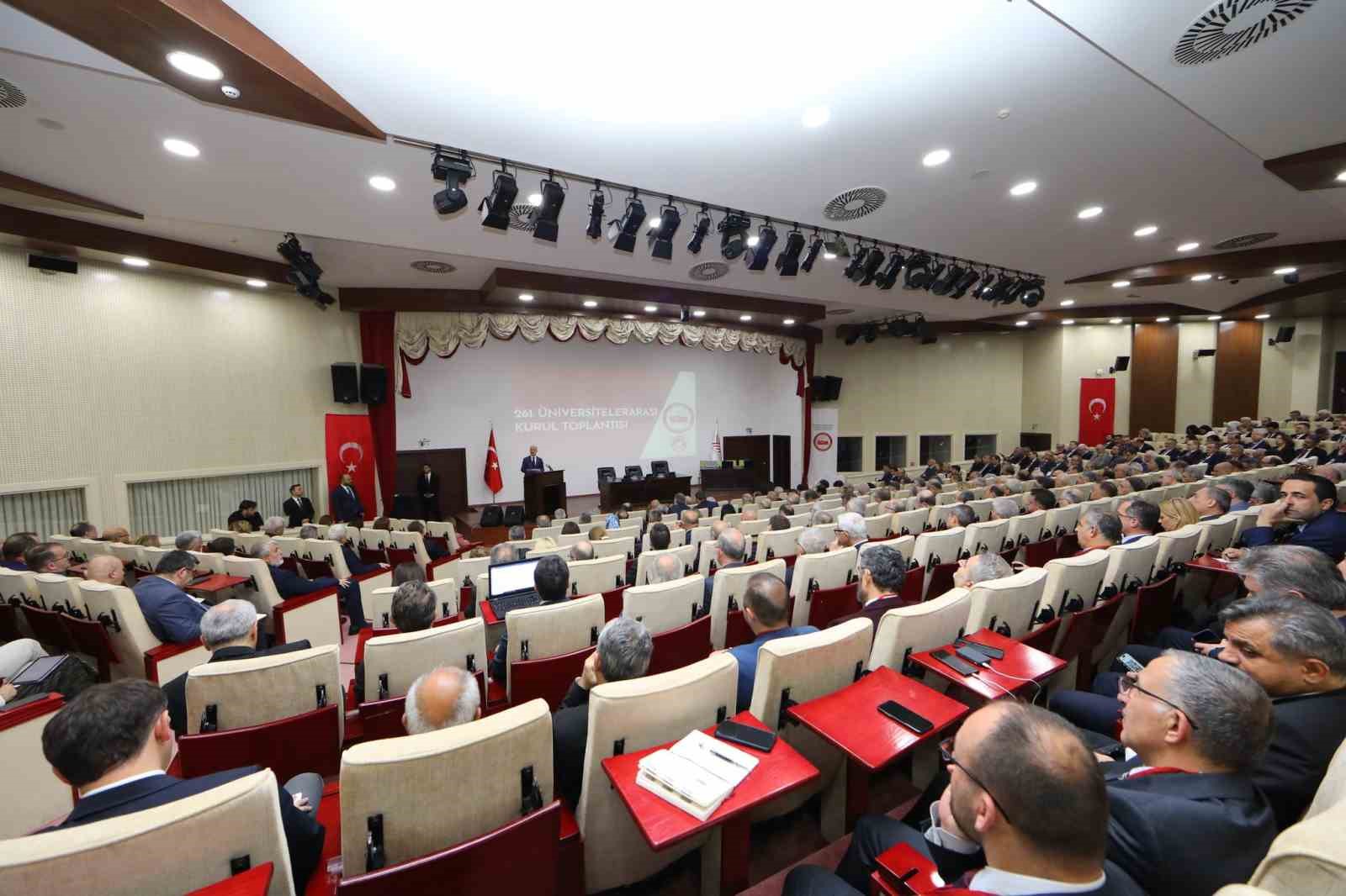 Rektör Hacımüftüoğlu, 261. Üniversitelerarası kurul toplantısına katıldı