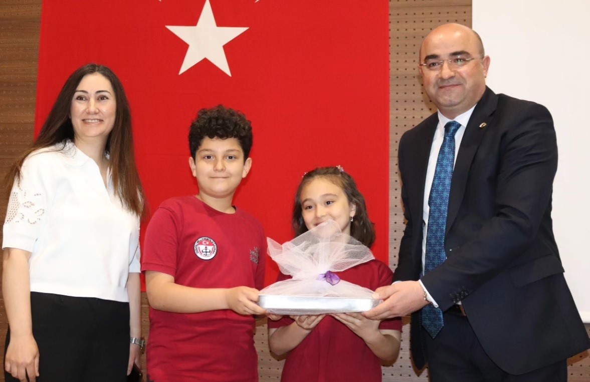 Kaymakam Baskın, miniklerle "Kariyer Günleri" etkinliğinde bir araya geldi