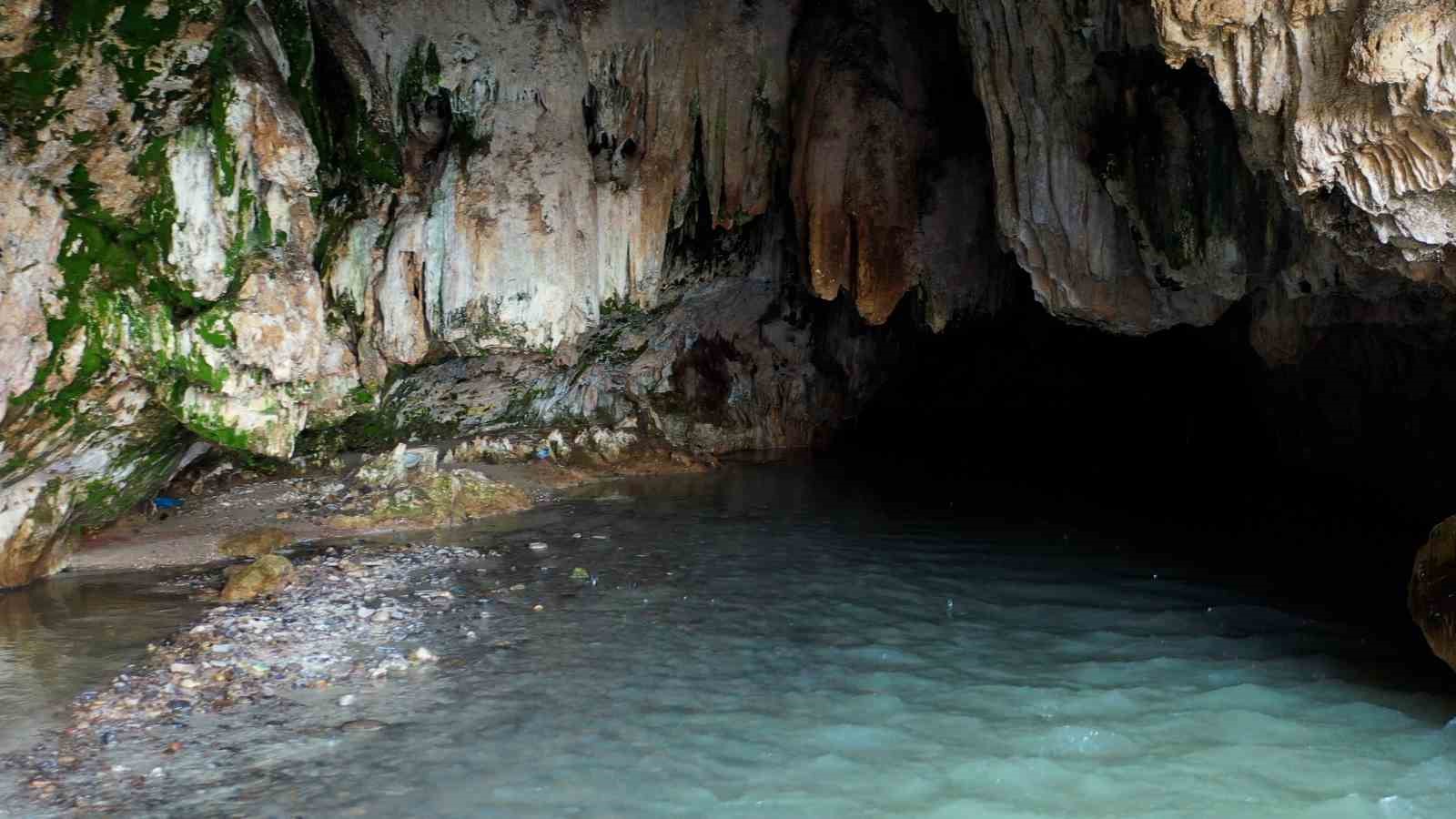 Diyadin’de Kudret Köprüsü manzarasıyla hayran bırakıyor
