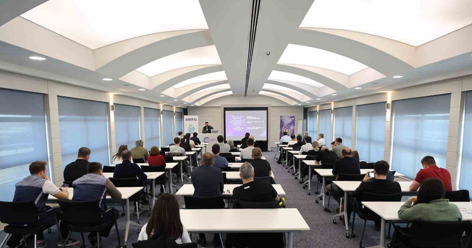 Tekirdağ’da fabrika çalışanlarına bilişim ve sosyal medya eğitimi verildi