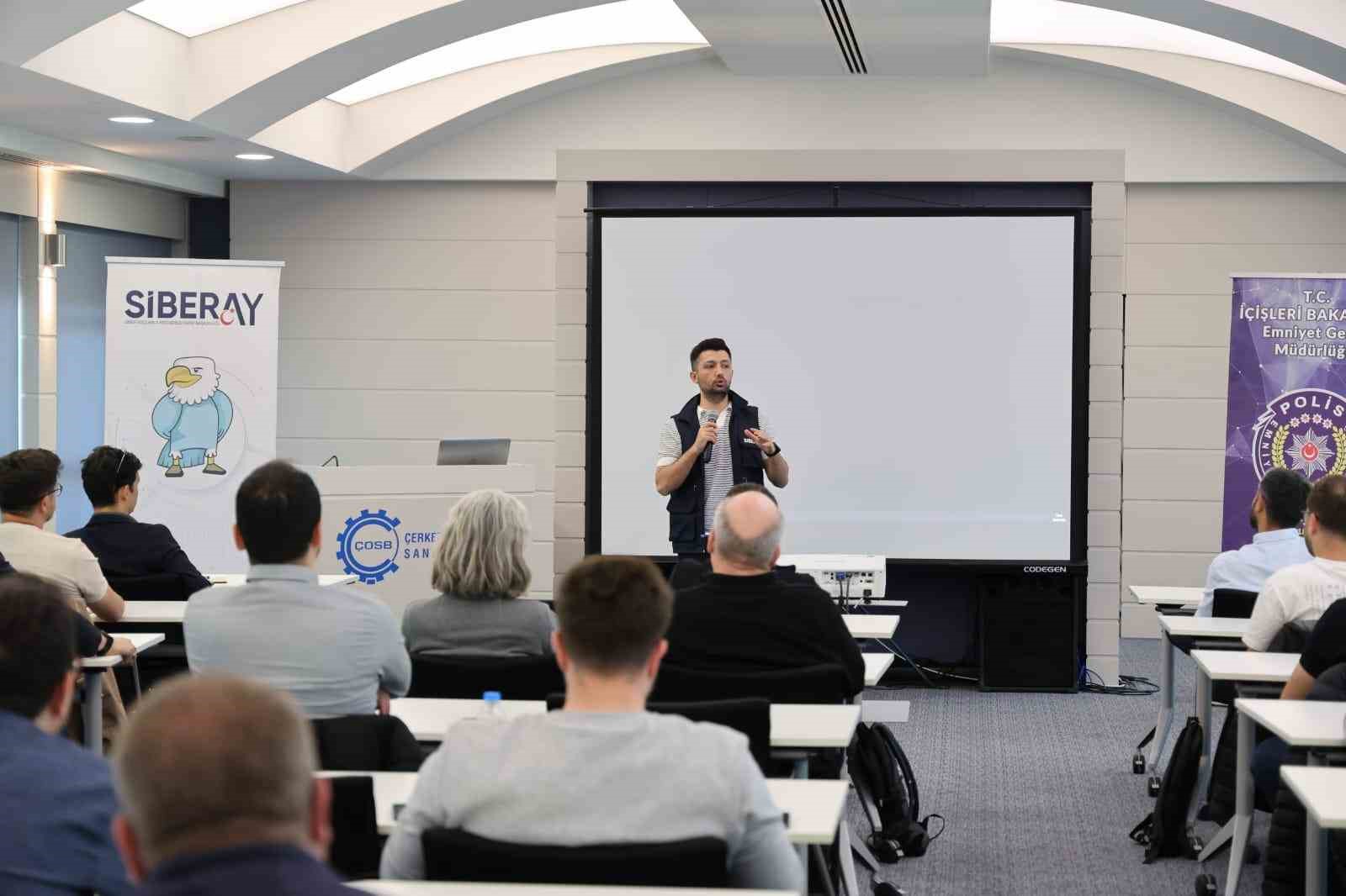 Tekirdağ’da fabrika çalışanlarına bilişim ve sosyal medya eğitimi verildi