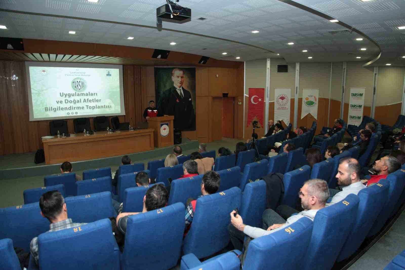 &Ccedil;anakkale&rsquo;de doğal afetlere karşı tarım sigortaları bilin&ccedil;lendirme toplantısı d&uuml;zenlendi
