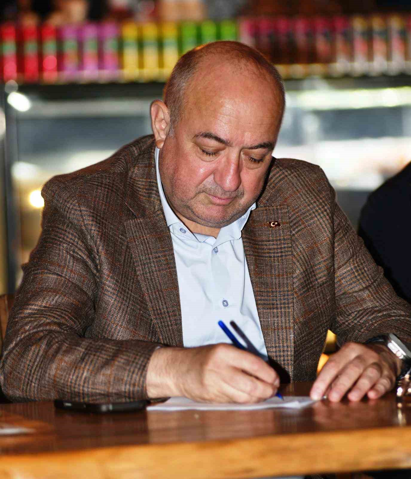 AK Partili Gider, Lapseki’de muhtarlarla bir araya geldi