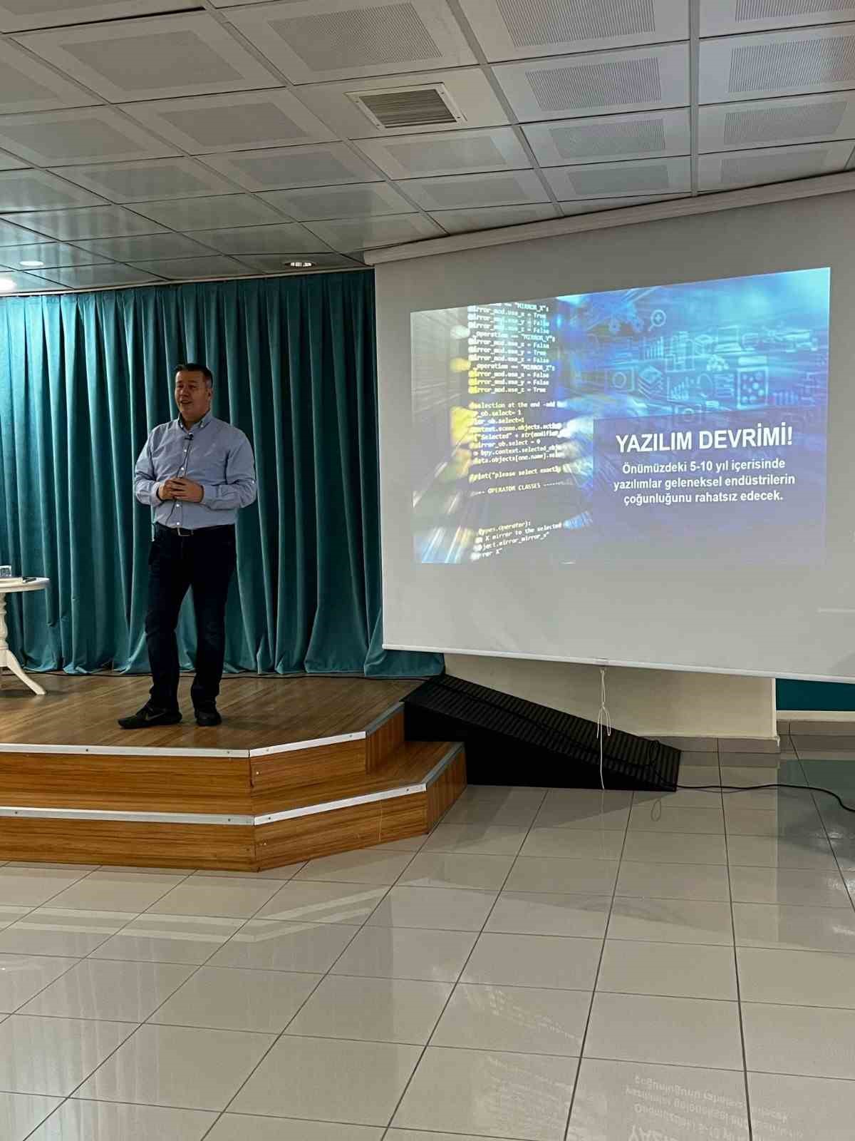 Başarılı girişimci, öğrencilerle buluştu