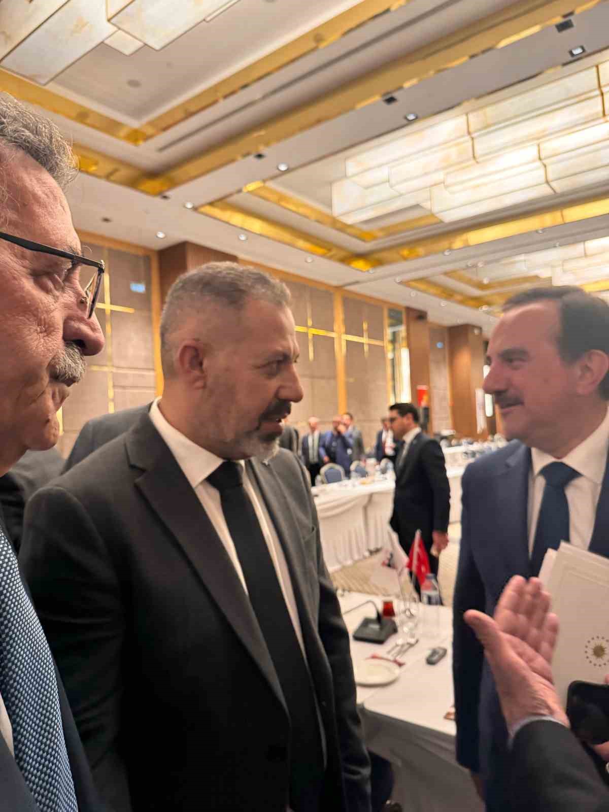 DİKO Başkanı Yüksel, 10 bin kişiye istihdam sağlayacak projeyi Cumhurbaşkanı başdanışmanlarına teslim etti