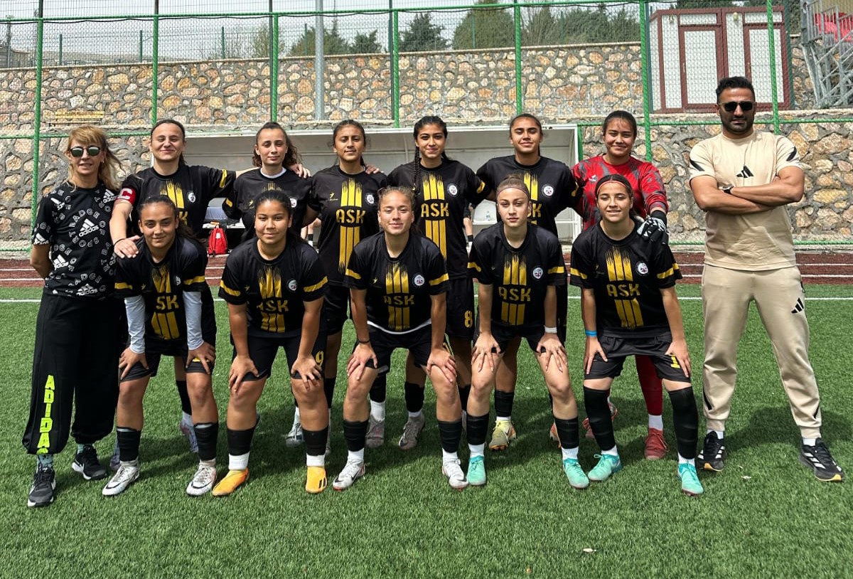 Adil Sani Konukoğlu Spor Lisesi öğrencileri Türkiye finallerinde