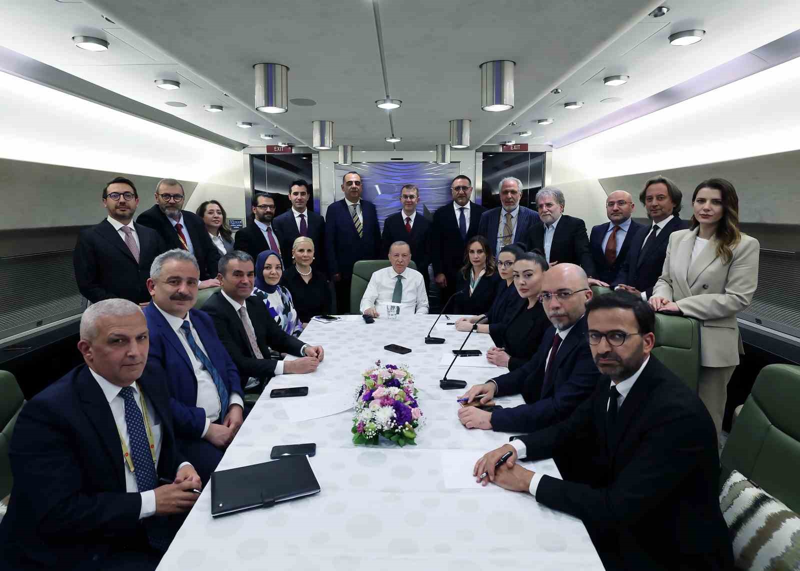 Cumhurbaşkanı Erdoğan: "İstanbul’da bir tek riskli yapı bırakmayıncaya kadar çalışacağız. Deprem gerçeğini akıllardan çıkartmayacak ve kentsel dönüşüm bilincini artıracağız. Biz İstanbul’u onların eline ve insafına terk edemeyiz."