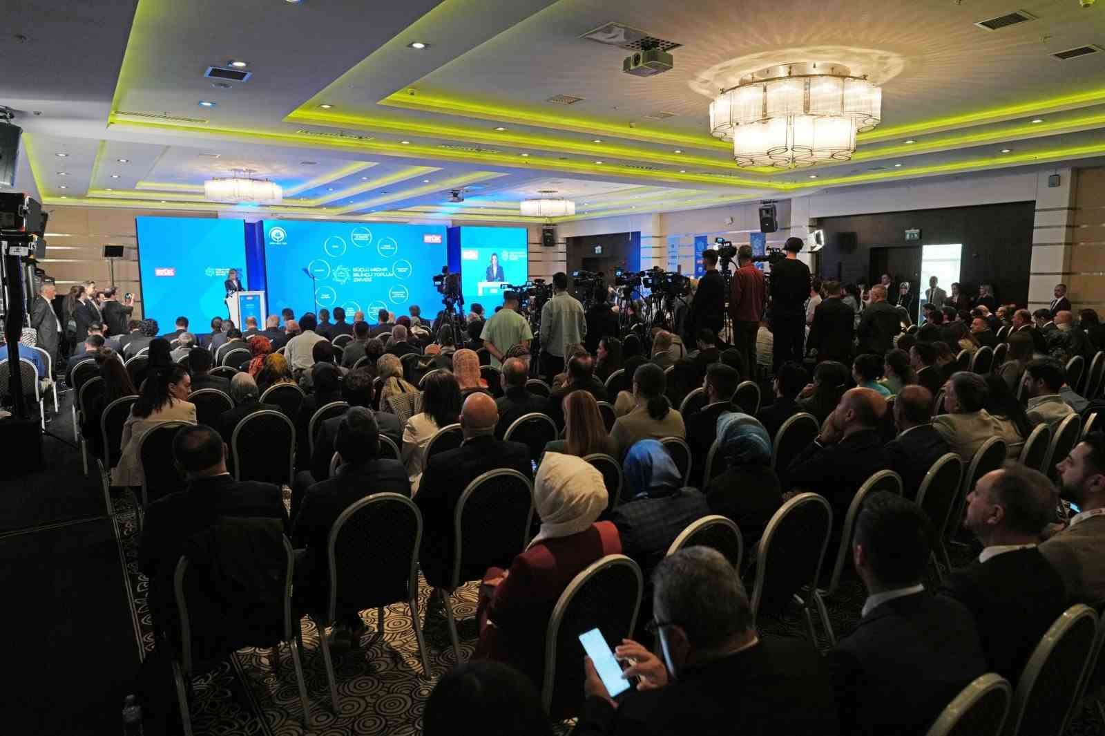 Milli Eğitim Bakanı Tekin: "Ben çocuklarımızı sosyal medya bağımlılığından uzak tutmak istiyorum"