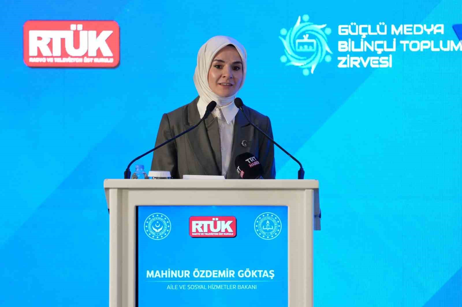 Bakan Göktaş: "Medya sadece yansıtmaz, aynı zamanda şekillendirir"