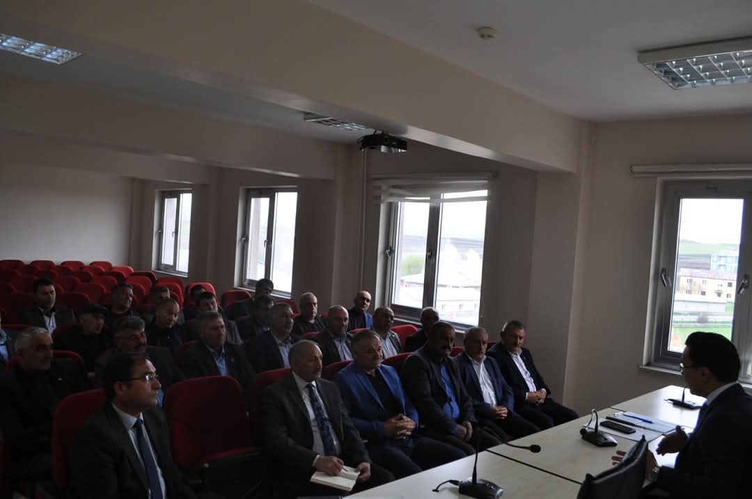 Kaymakam Demirtaş, muhtarlarla buluştu

